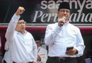 Sebelum Awali Kampanye Perdana Pilpres 2024, Anies Baswedan ke Ibu dan Anaknya Peluk Cium