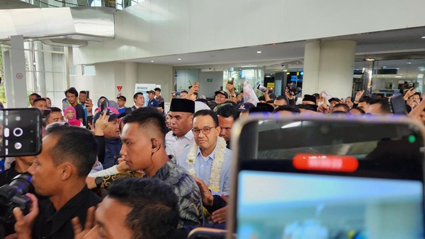 Anies Tiba di Medan dan Disambut Edy Rahmayadi