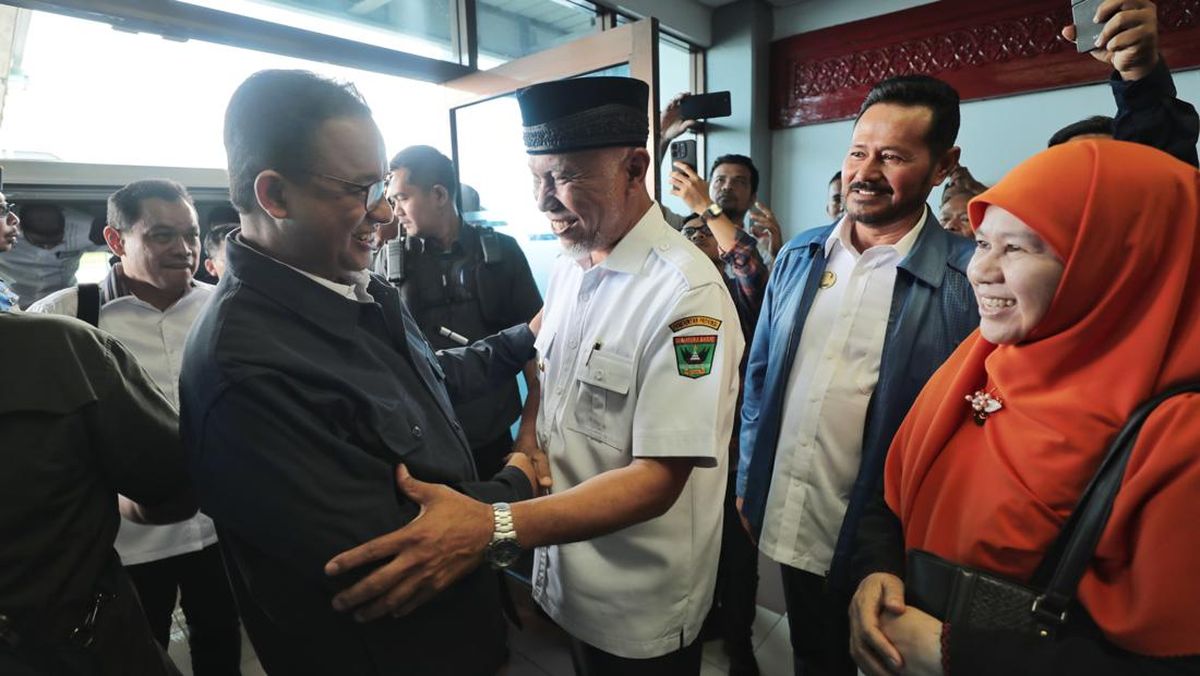 Anies Baswedan Tiba di Tanah Minang dan Disambut Oleh Gubernur Sumbar